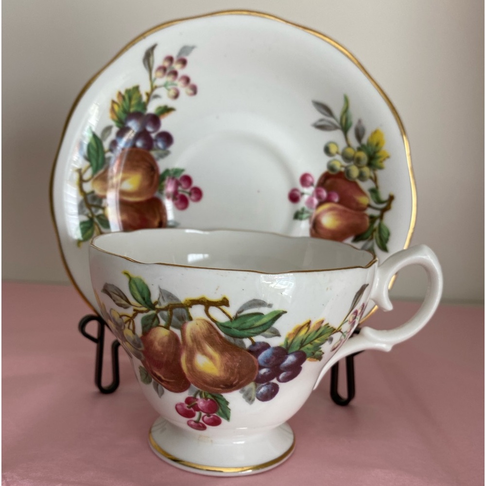 EUC Vtg Queen Anne Bone China Teacup and Saucer in a Fruit Themed Pattern